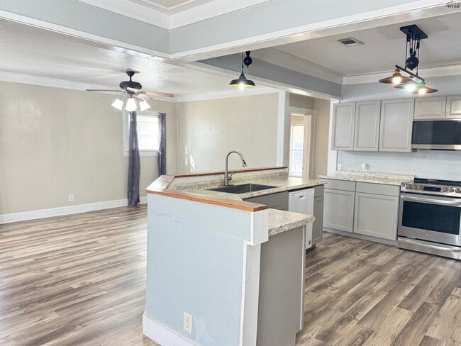 Building Photo - 2128 Richmond Dr