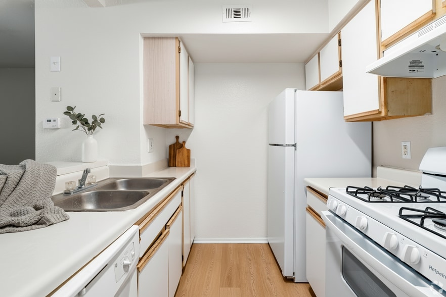 Kitchen - Tierra Vista RFK LLC