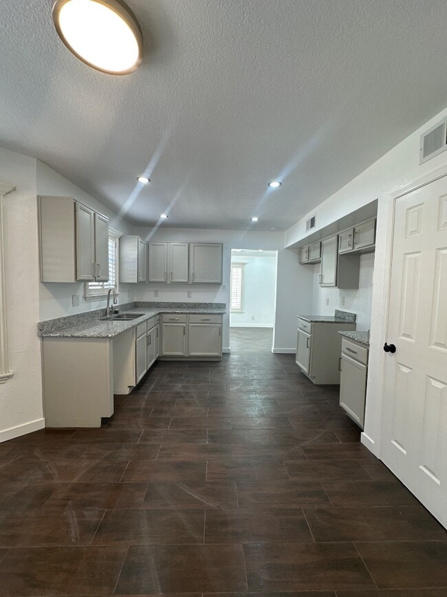 Building Photo - 7979 Starry Night Dr