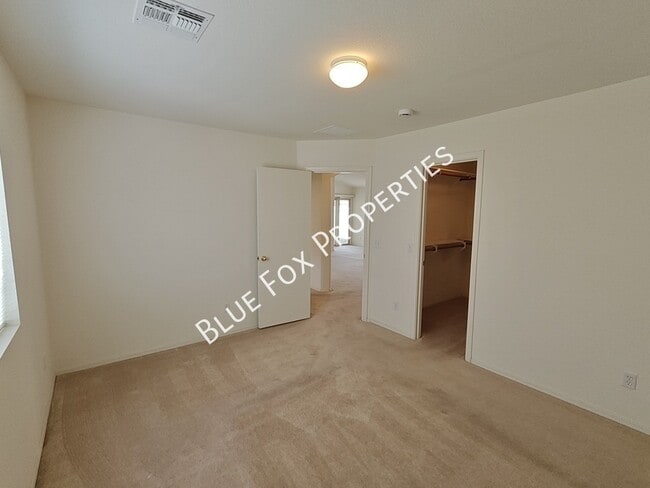 Building Photo - 7862 W Sacramento Hill Dr