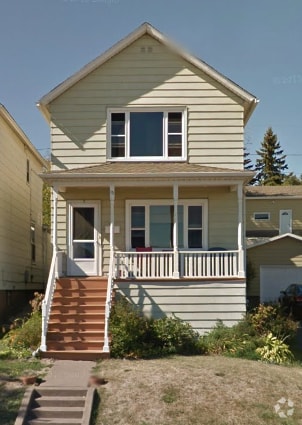 Building Photo - 15 E 8th St
