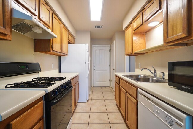 Building Photo - 7602 Woodstone Cove