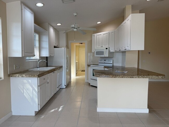 Building Photo - Elegant 2 Bedroom 2 Bath Villa Villagewalk in Palmer Ranch