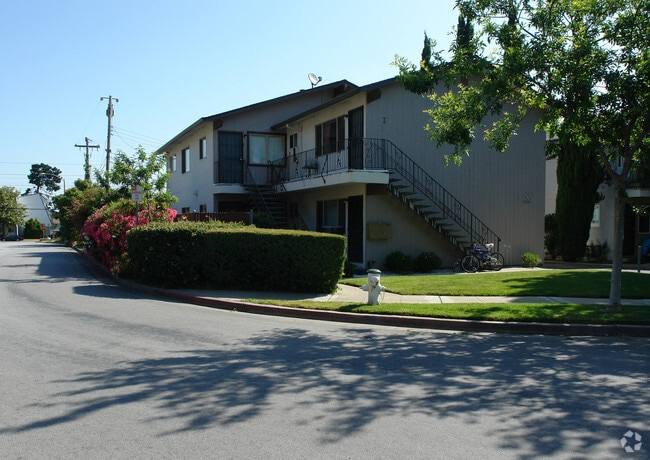 Primary Photo - 685 Foxtail Dr