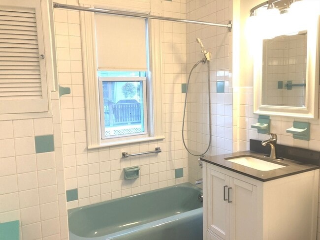 Building Photo - 505 High St