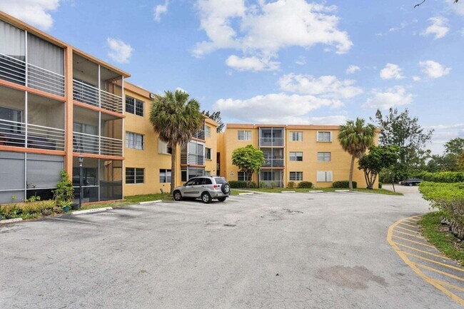 Building Photo - 4354 NW 9th Ave
