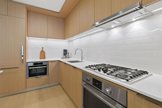 Building Photo - 44 East Ave