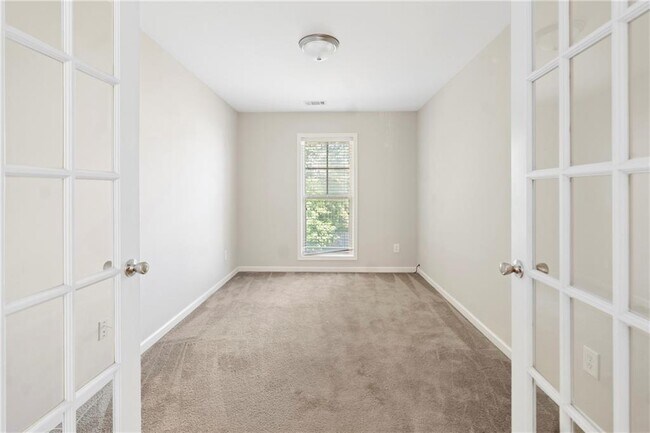 Building Photo - 4660 Lake Hill Trail