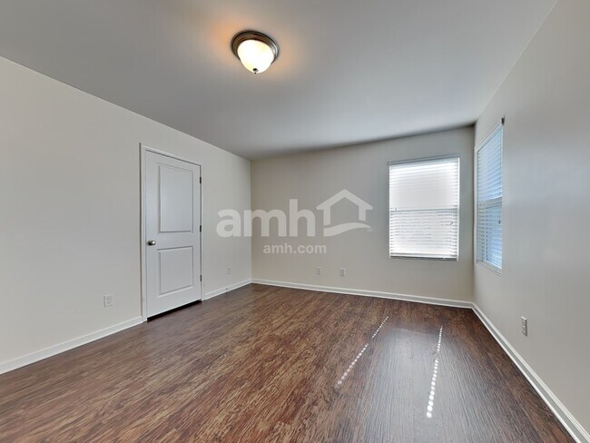 Building Photo - 15 Crabapple Cir