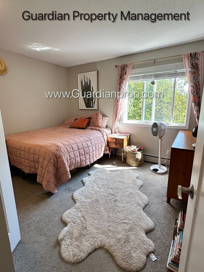 Building Photo - Renovated Champlin 2nd Floor Apartment, Di...