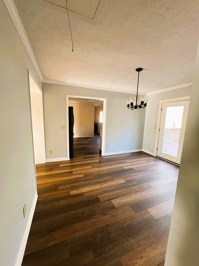 Building Photo - 108 Glenn Forest Dr