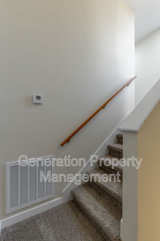 Building Photo - 2205 E 12th St