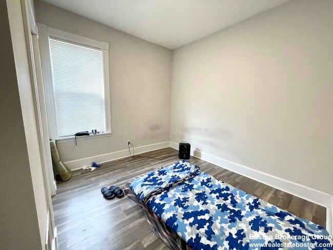 Building Photo - 47 Englewood Ave