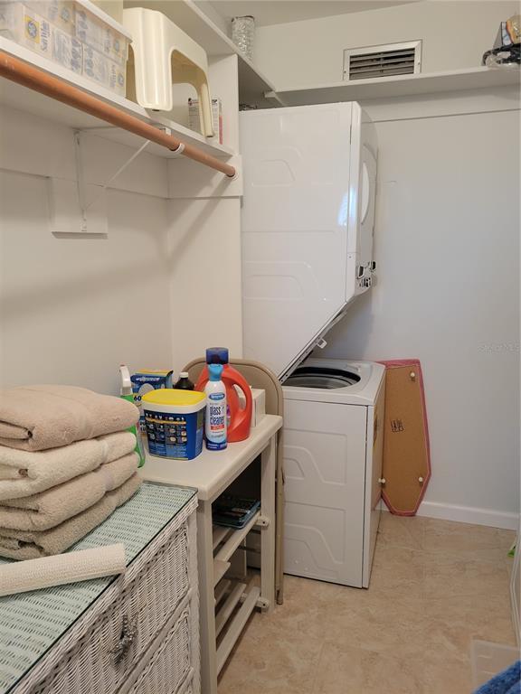 Building Photo - 220 Santa Maria St