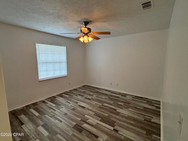 Building Photo - 3923 W 22nd St