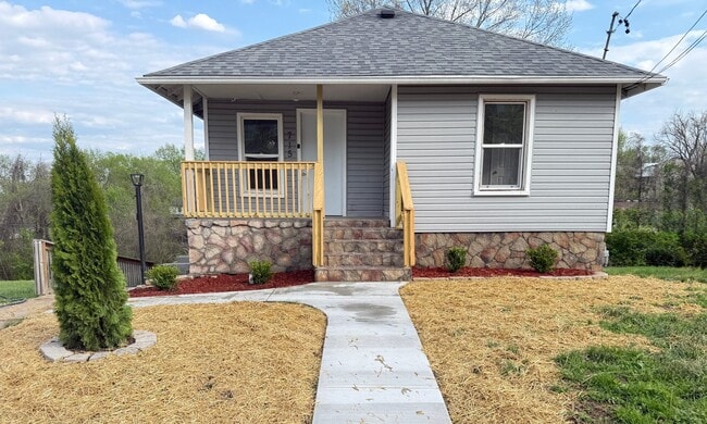 Building Photo - 715 Locust St