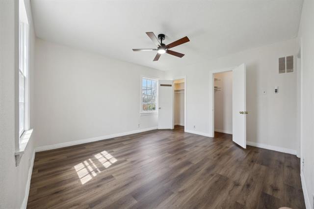 Building Photo - 903 Live Oak St