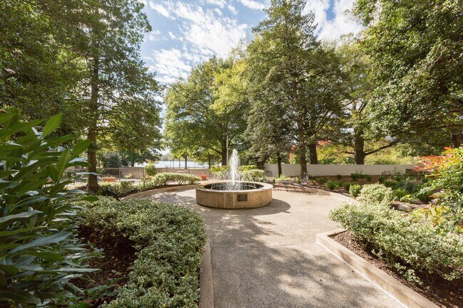 Building Photo - 2700 Virginia Ave NW