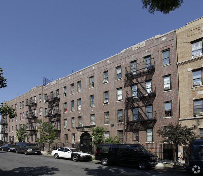 Building Photo - Linden Court