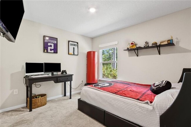 Building Photo - 300 Chinquapin Dr