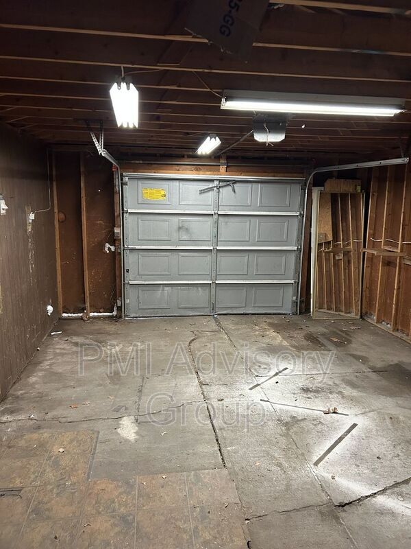 Building Photo - 2513 SW Mission Ave