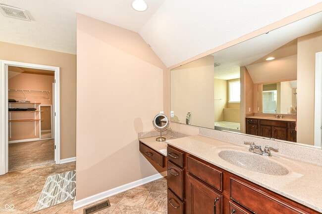 Building Photo - 12226 Eddington Place