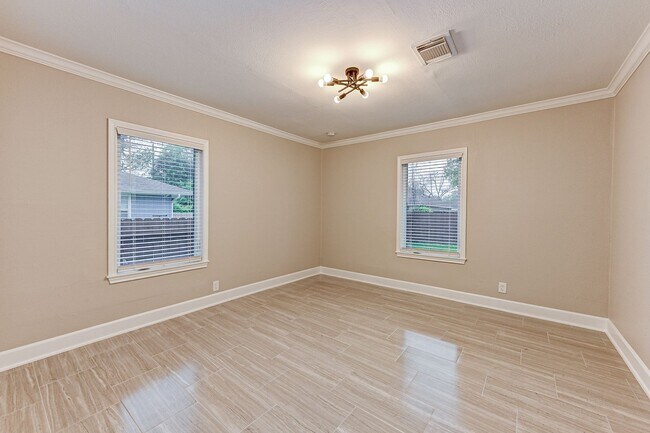 Building Photo - 4Bed/ 2Bath Gorgeous Home!