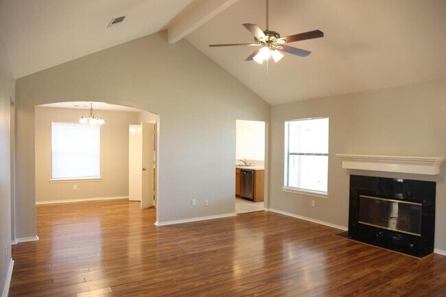 Building Photo - 3419 Lakeland Gardens Dr