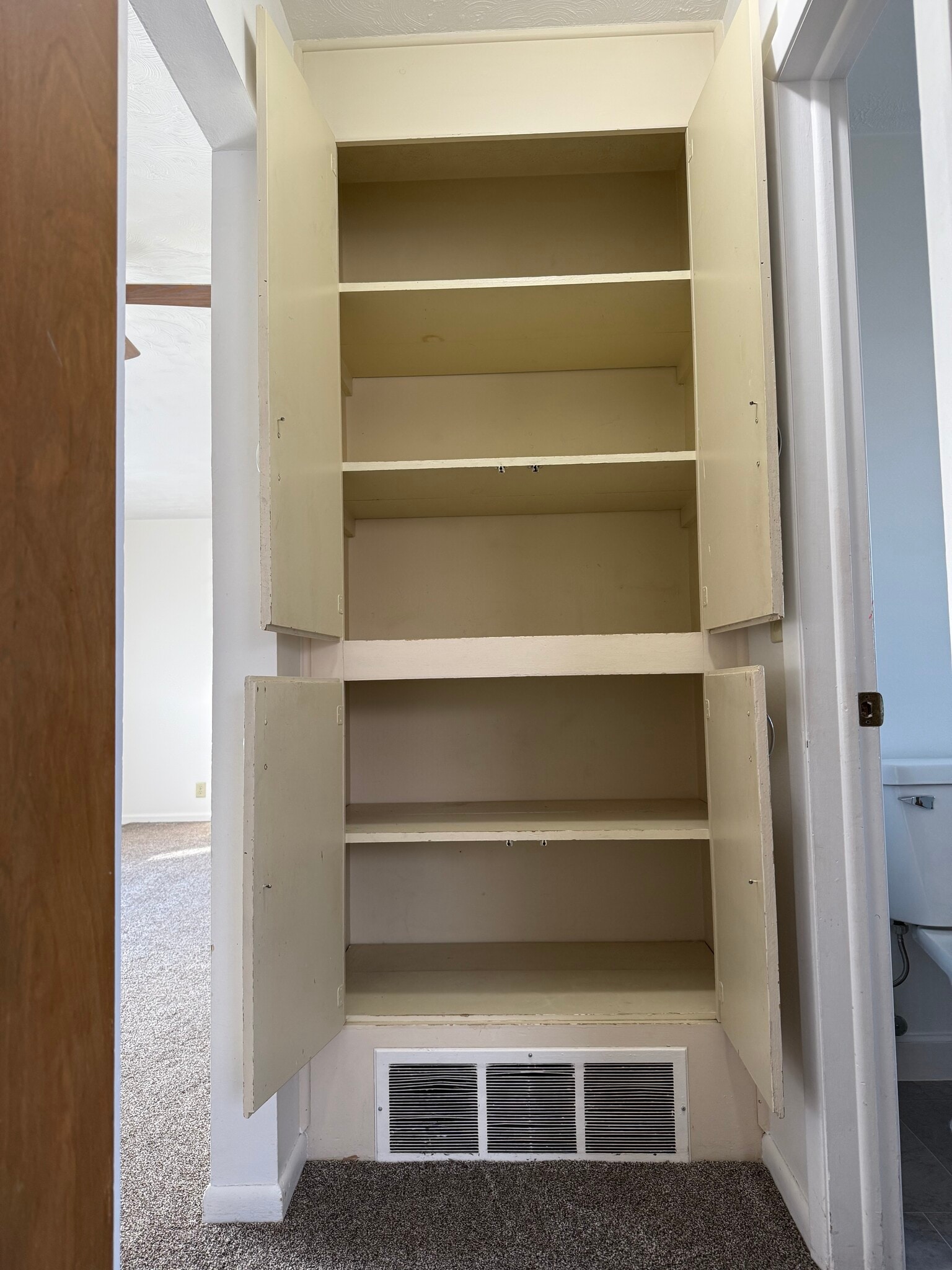 Building Photo - 4210 S 49th St