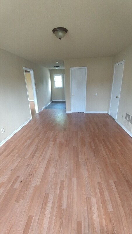 Building Photo - 6005 Dickson Rd