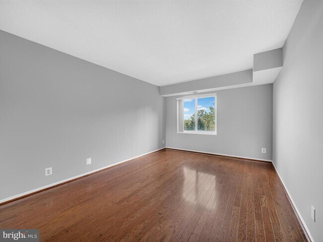 Building Photo - 8350 Greensboro Dr
