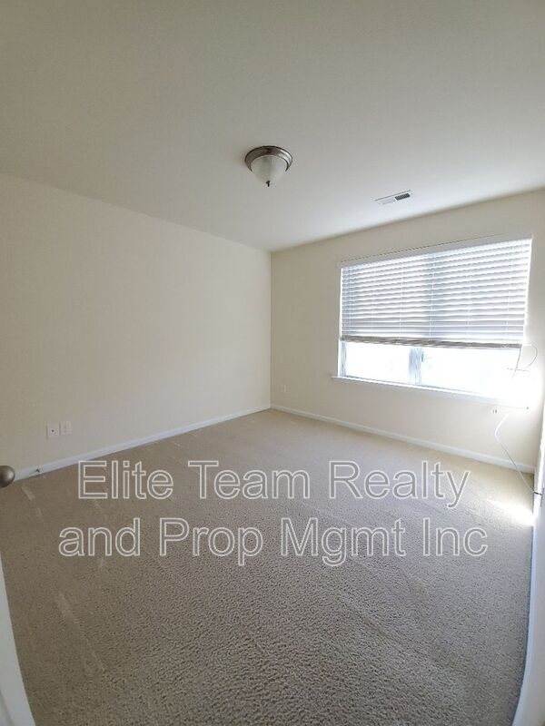 Building Photo - 11190 Bridgewater Dr