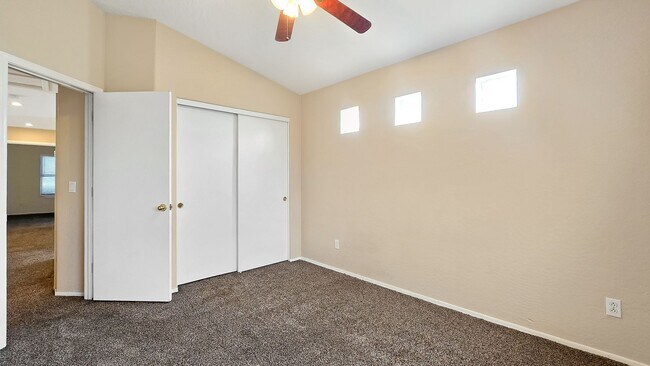 Building Photo - Gated community in Avondale with a communi...