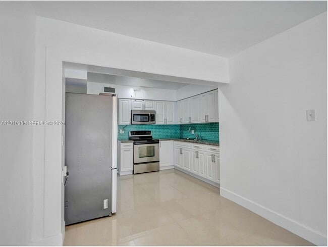 Building Photo - 9494 SW 39th St