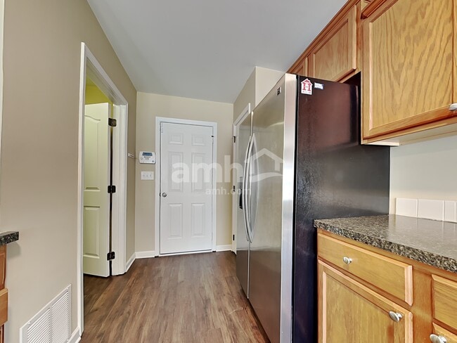 Building Photo - 2430 Joshua Ln