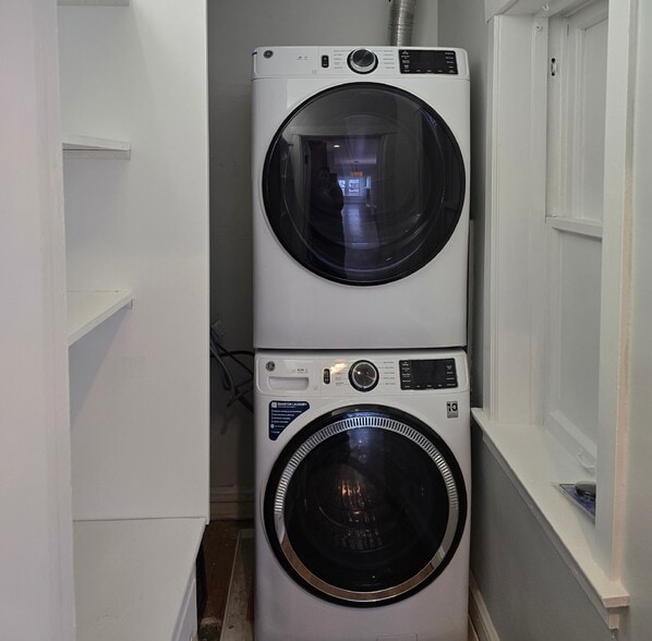 Building Photo - 240 Lathrop Ave