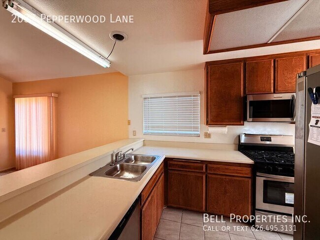 Building Photo - 2037 Pepperwood Ln
