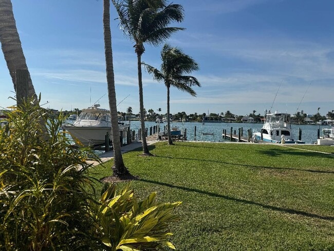 Building Photo - 409 Fernandina St