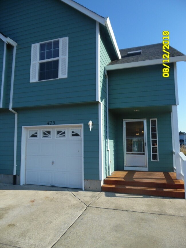 Primary Photo - 473-475 SE Excel St
