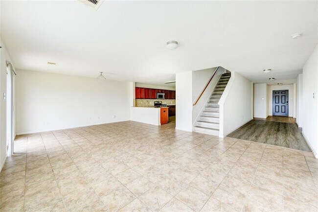 Building Photo - 16003 Peach Bluff Ln