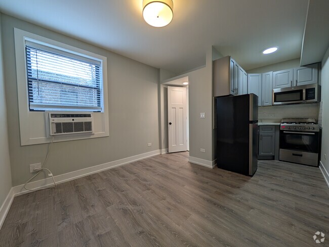 Building Photo - 503 W Belmont Ave