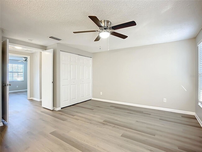 Building Photo - 632 Ephrata Dr