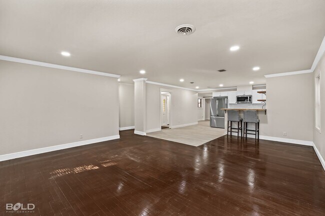 Building Photo - 1606 Joy Dr