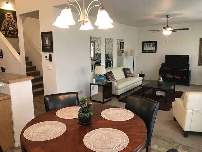 Building Photo - Must-see stunning home! Won't last long!