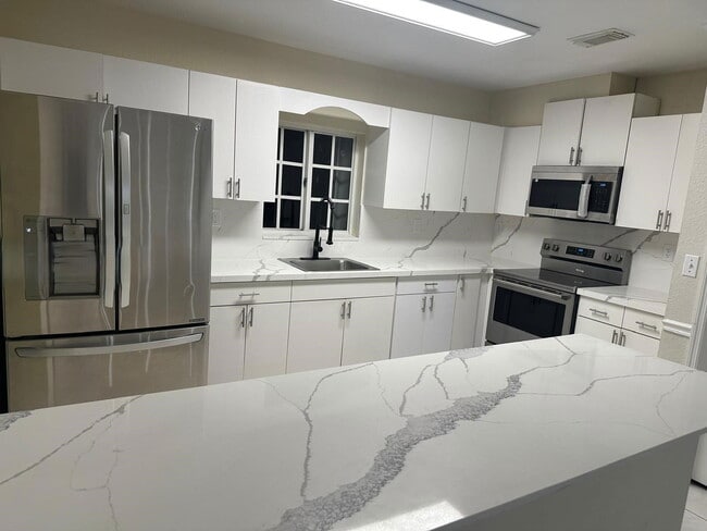 Building Photo - 7640 NW 182nd Terrace