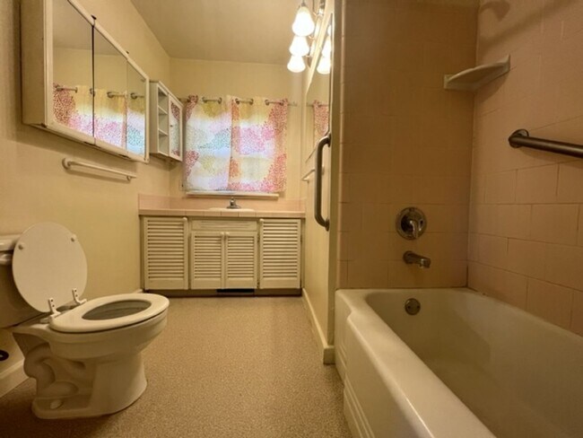 Building Photo - Bi-Level House w/ Massive Backyard, Storage, & Character!