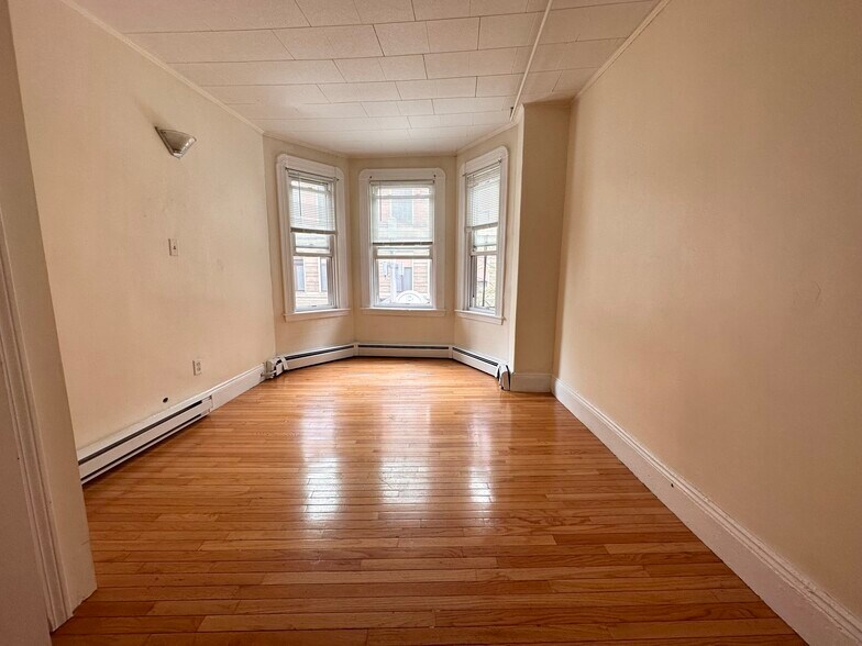 Building Photo - 50 Prince St