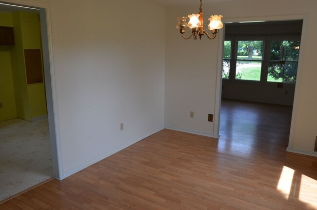 Building Photo - 7 Rivendell Dr