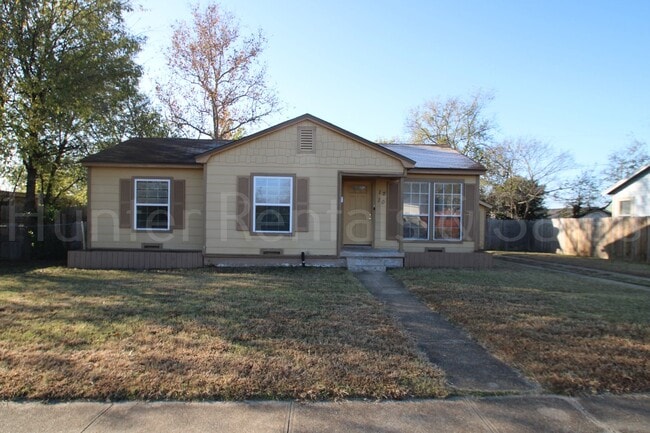Primary Photo - Well-Maintained Three-Bedroom In North Killeen!
