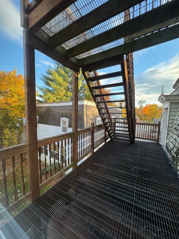 Building Photo - 76 Elm St